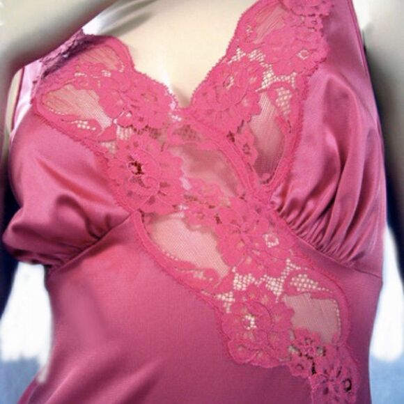 VANITY FAIR ROSE NYLON LACE SEXY LONG NIGHTGOWN 32 - Picture 6 of 7